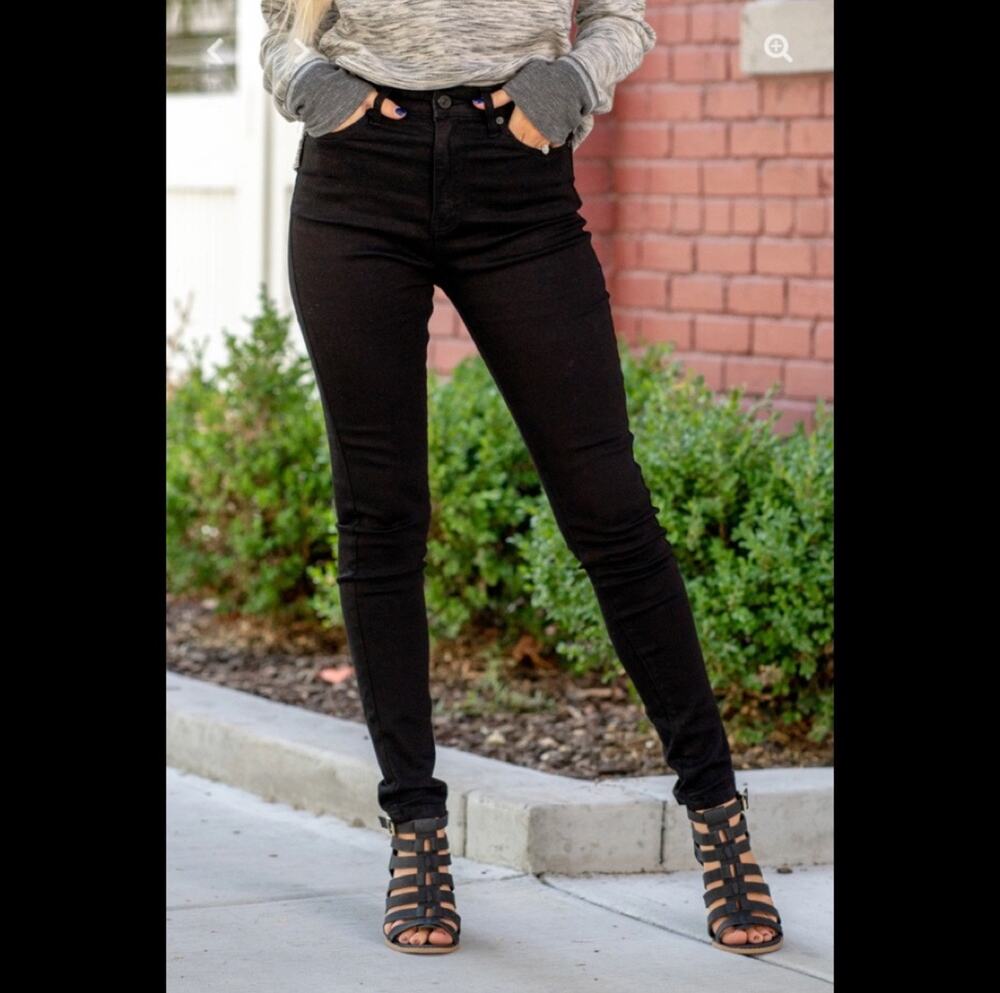 NWT KanCan Los Angeles Black Straight Leg Jeans High Rise 28 Stretch